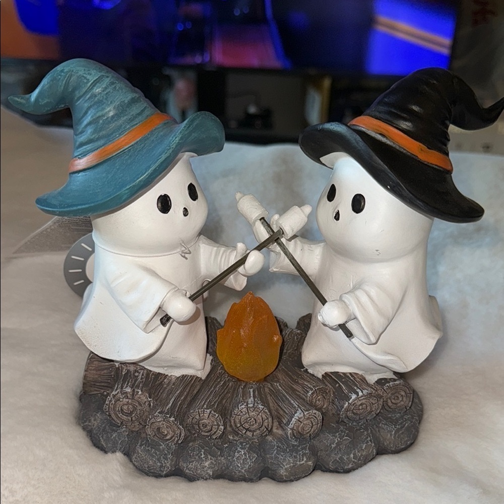 Goulish campfire ghost Halloween decor